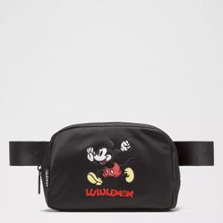 Disney x Lululemon Everywhere Belt Bag 1L Mickey Mouse In Motion Graphic NWT