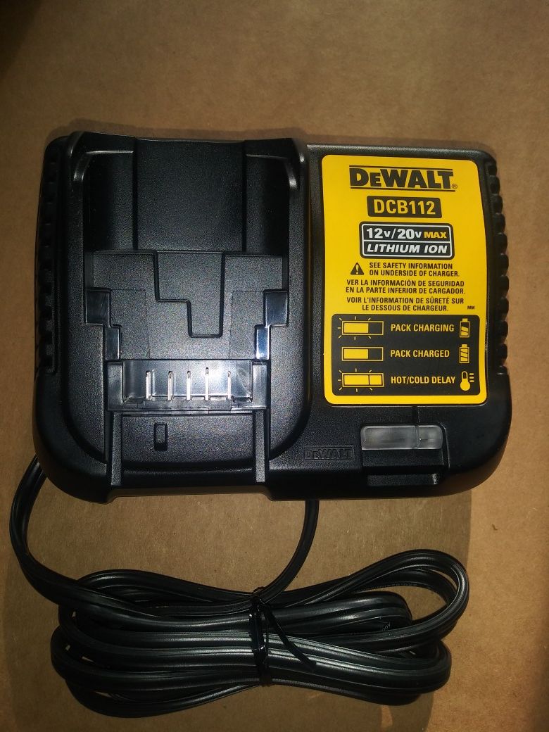 Dewalt 12 20 volts charger dcb112