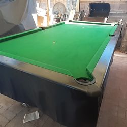 Pool Table 7ft wood top ( not slate)