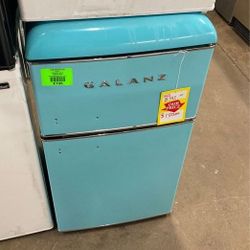 Galanz mini fridge