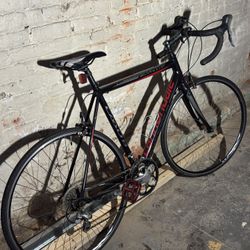 Cannondale CAAD8 road bike (size 56)