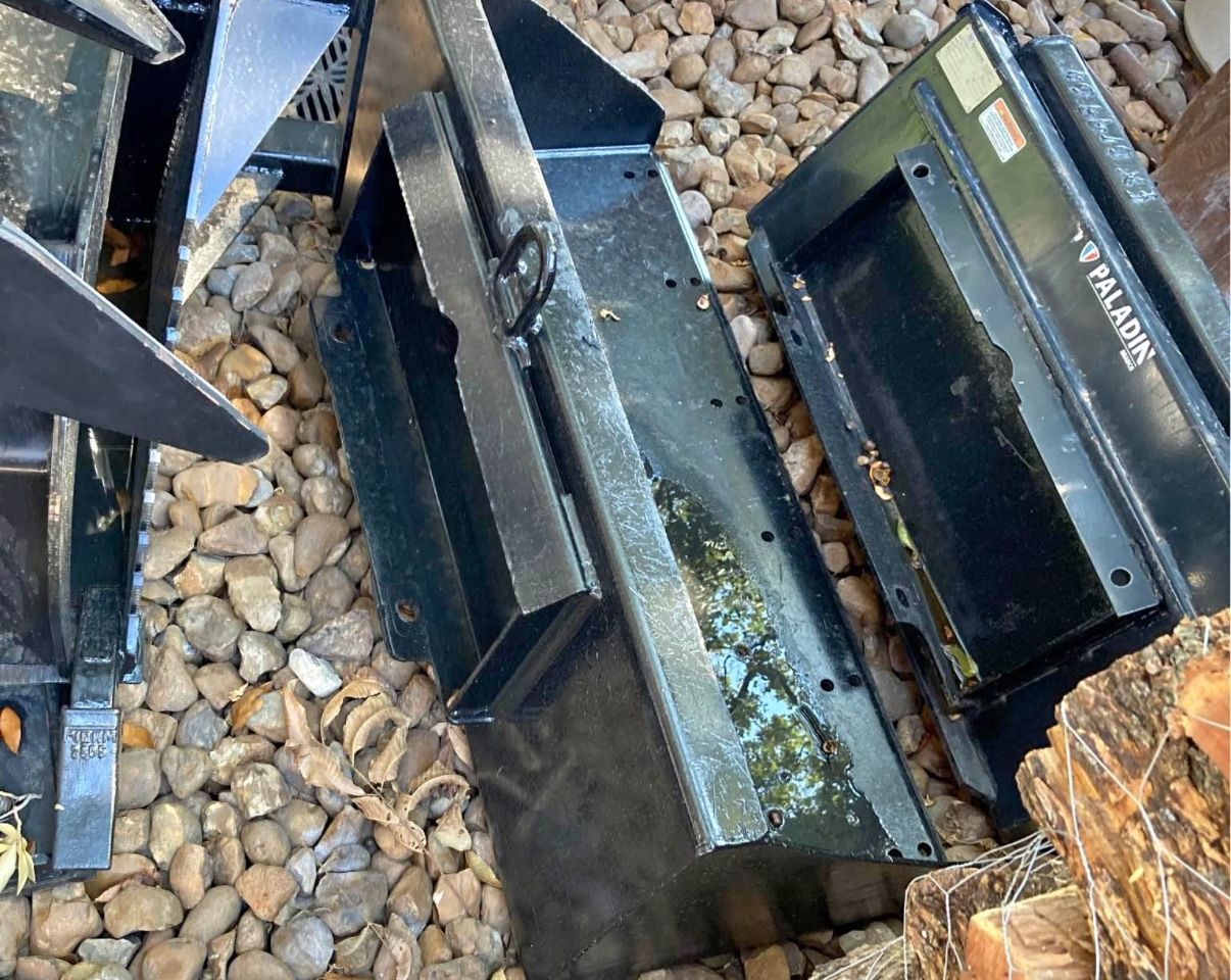 Bobcat Mt 100 Bucket And Forks 