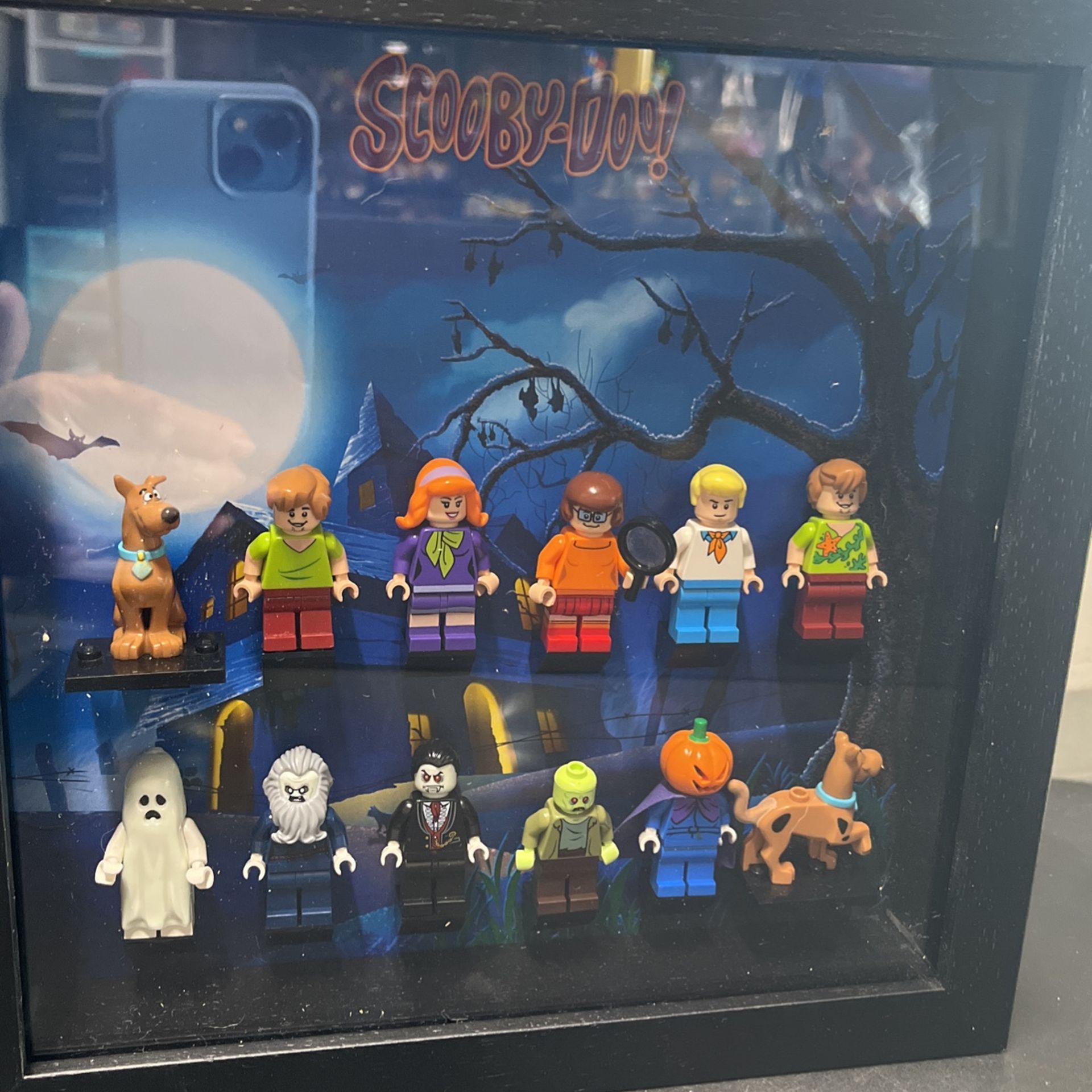 Lego Framed Scooby Doo Minifigure Set