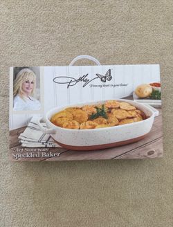 Dolly Parton Stoneware Speckled Baker 2.4qt