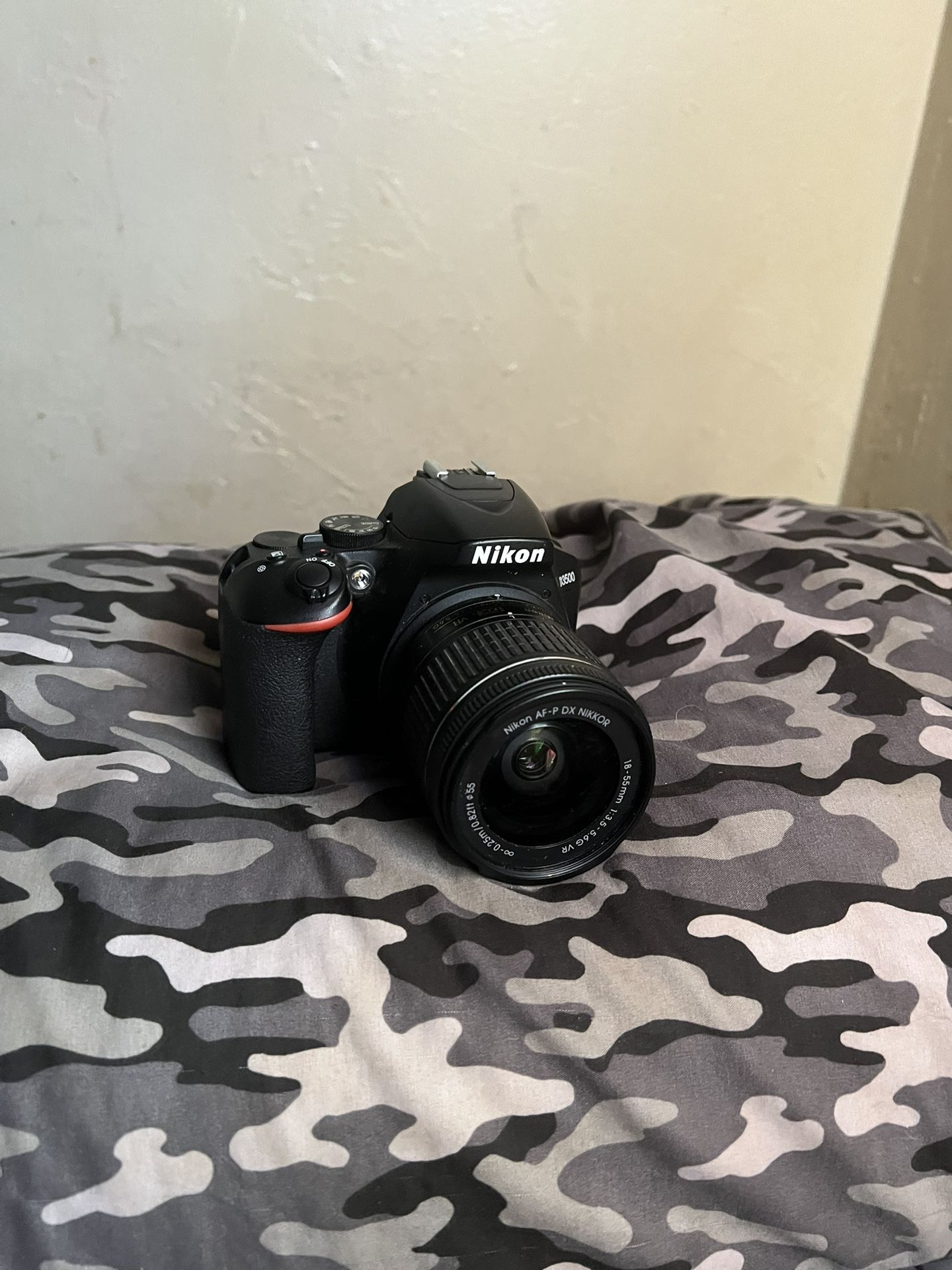 NIKON D3500