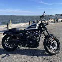 2019 Harley-Davidson Roadster