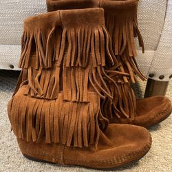 Minnetonka 3 Layer Fringe Boots 