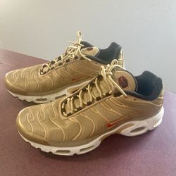 Nike Gold Metallic Air Max Athletic Shoes Mens 10 1/2