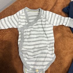 Uniqlo 0-3 baby clothes