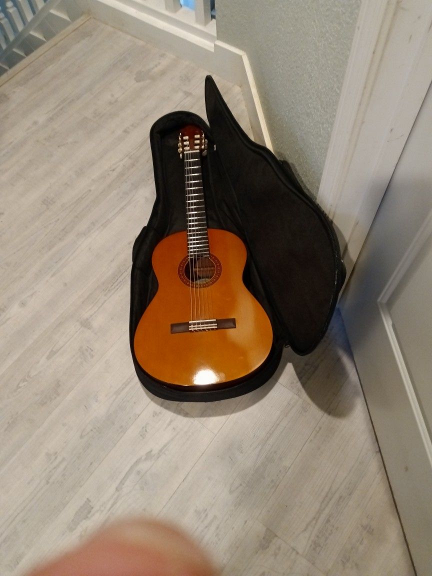 Yamaha CGS 103A