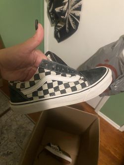 Women’s Size 7.5 Checker Vans 
