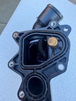 Thermostat housing