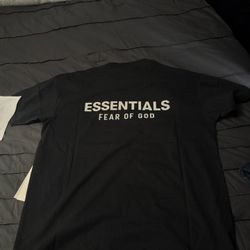 Camisas estilo Essential Talla M L  + Perfumes/Essential-style shirts  Size M L + Perfumes