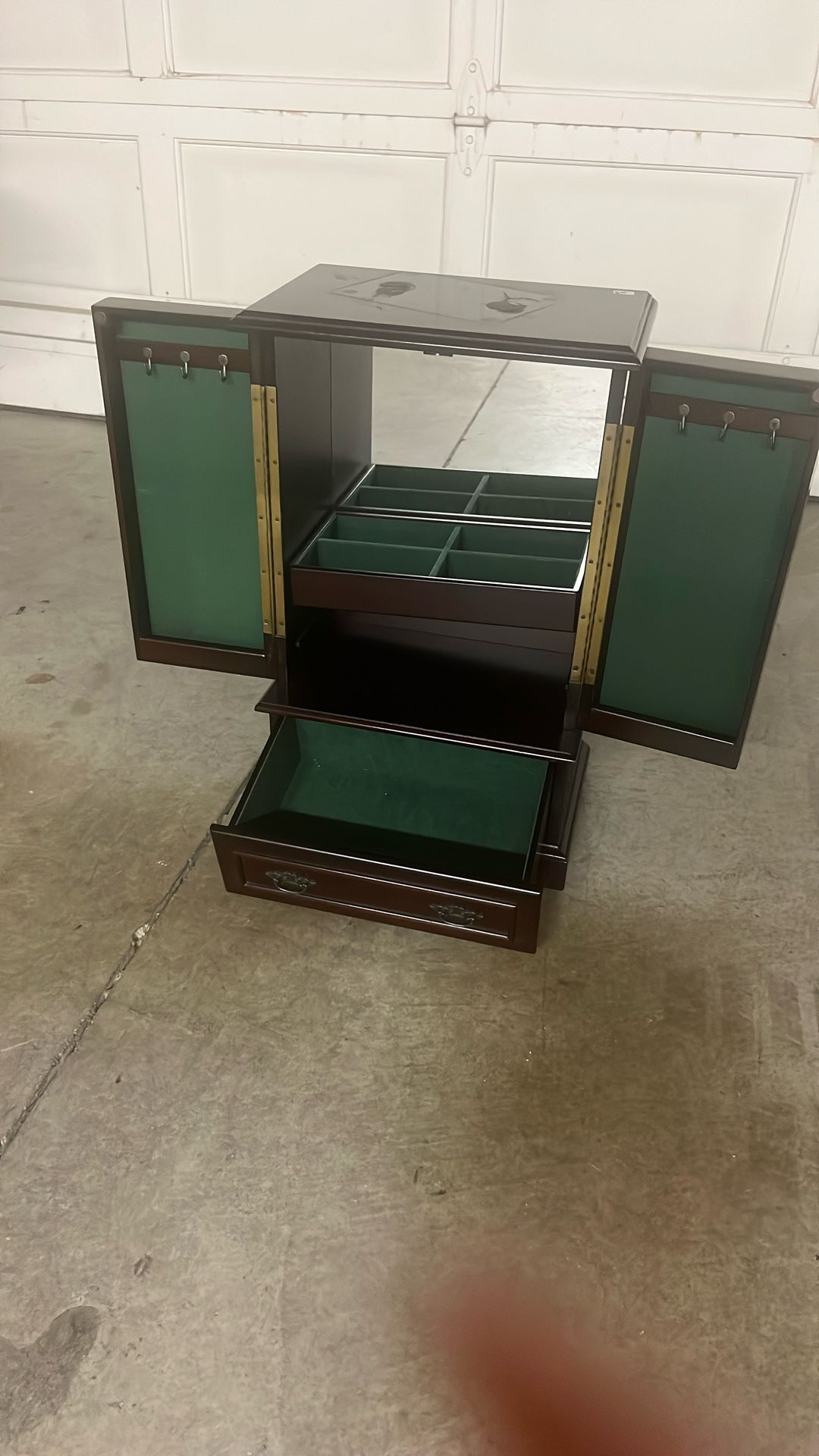 Jewelry Box / Case