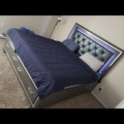 King Storage Bed