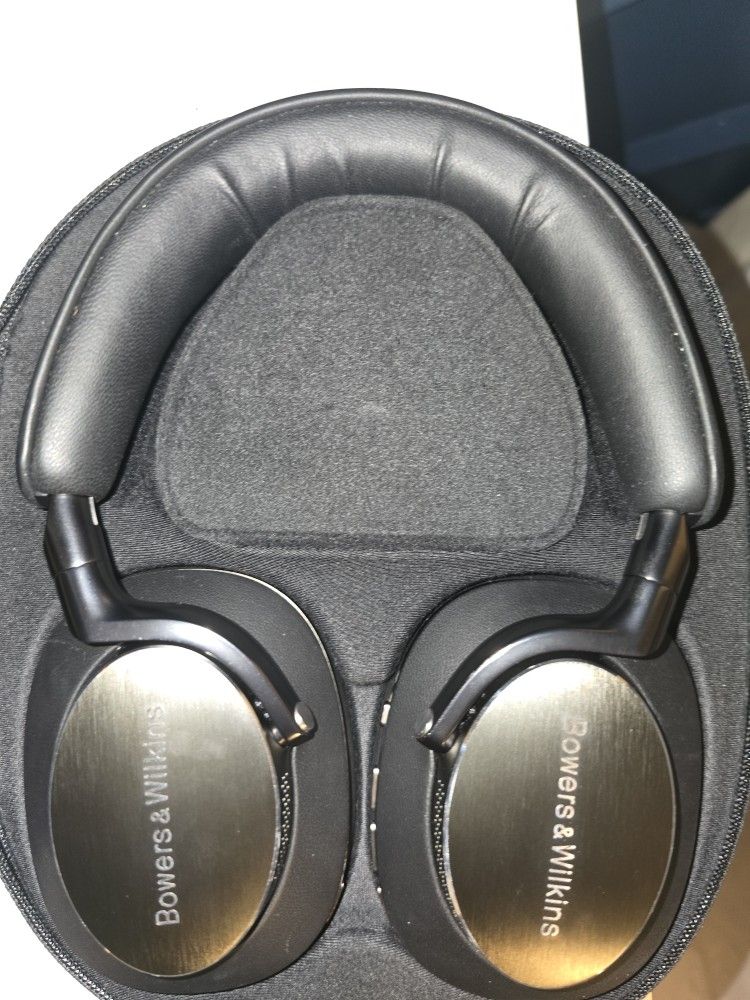 Bowers And Wilkins PX8 Bluetooth Luxury Headphones