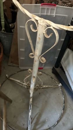 Bird Cage Holder