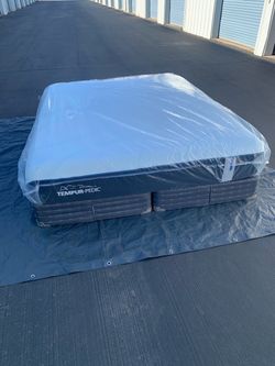 TEMPURPEDIC LUXE ADAPT SOFT CALKING MATTRESS