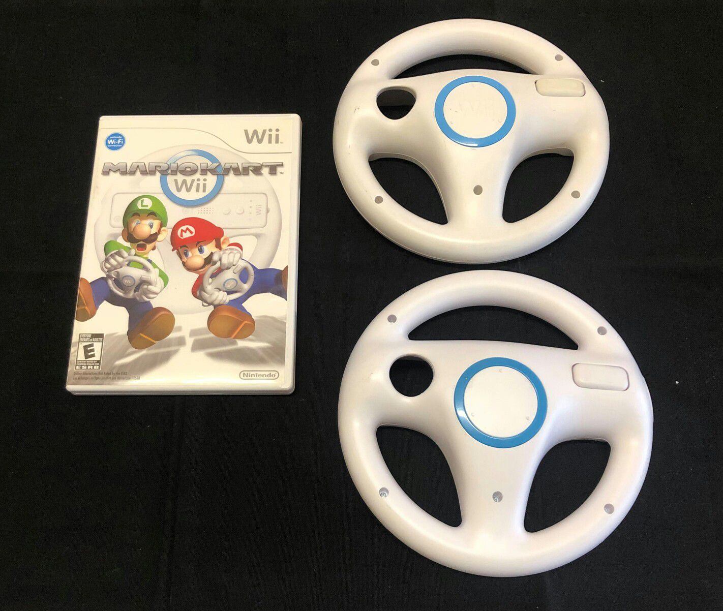 Mario Kart Wii + 2 Steering Wheels