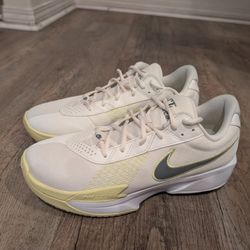 Nike GT Cut Basketball Shoes Size 10.5