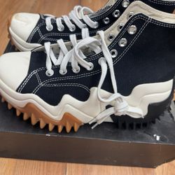 Converse Run Star Motion Hi Platform Shoe  US Size 7 new never worn box
