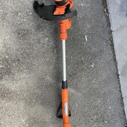 BLACK+DECKER 14 in. 6.5 AMP Corded Electric 120V 2-in-1 String Trimmer & Lawn Edger