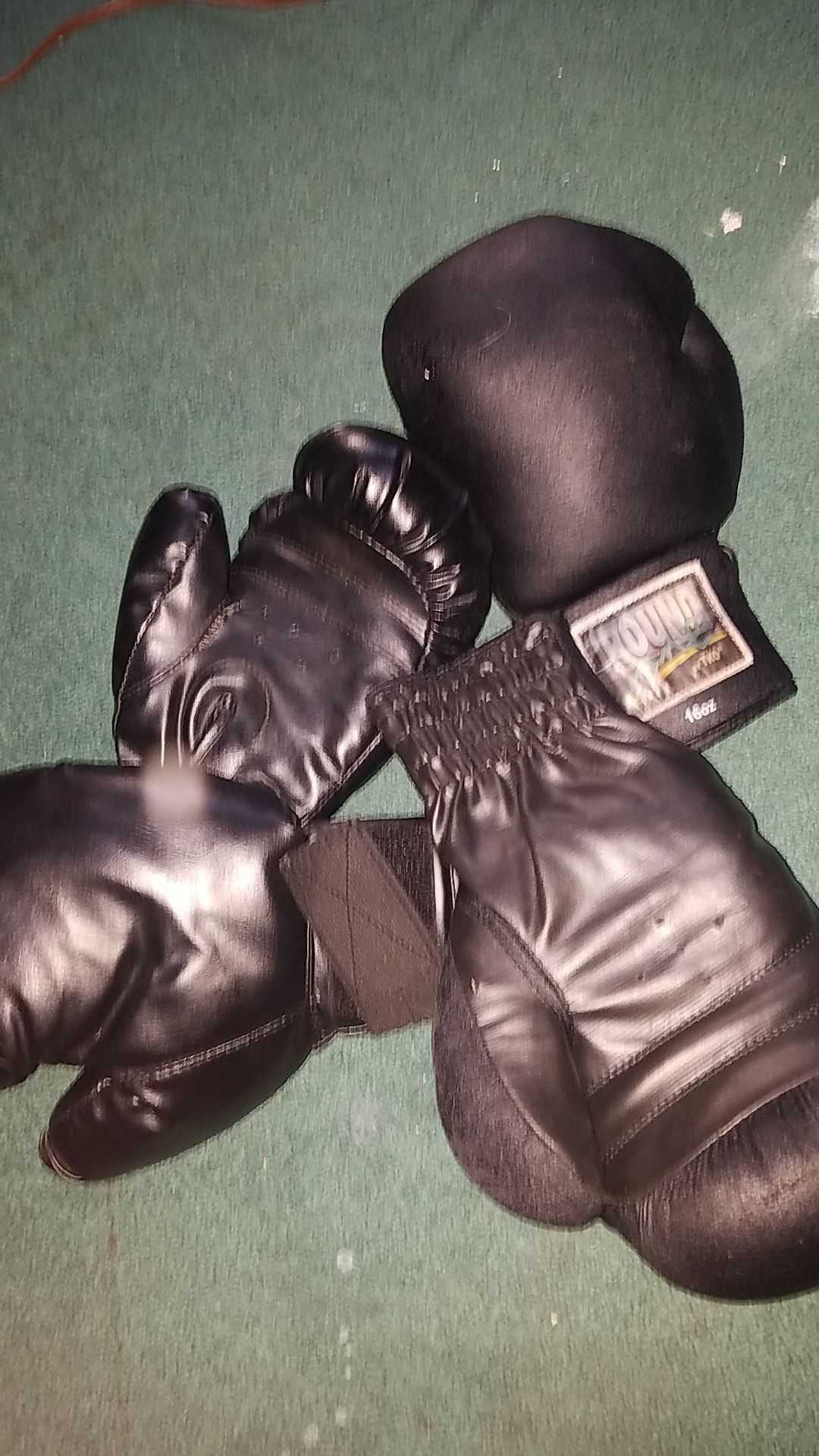 2 pairs of boxing gloves