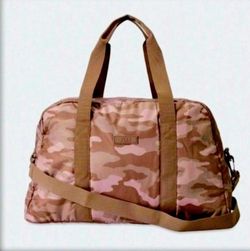 ❤Victoria Secret Pink Camo Duffle Bag❤