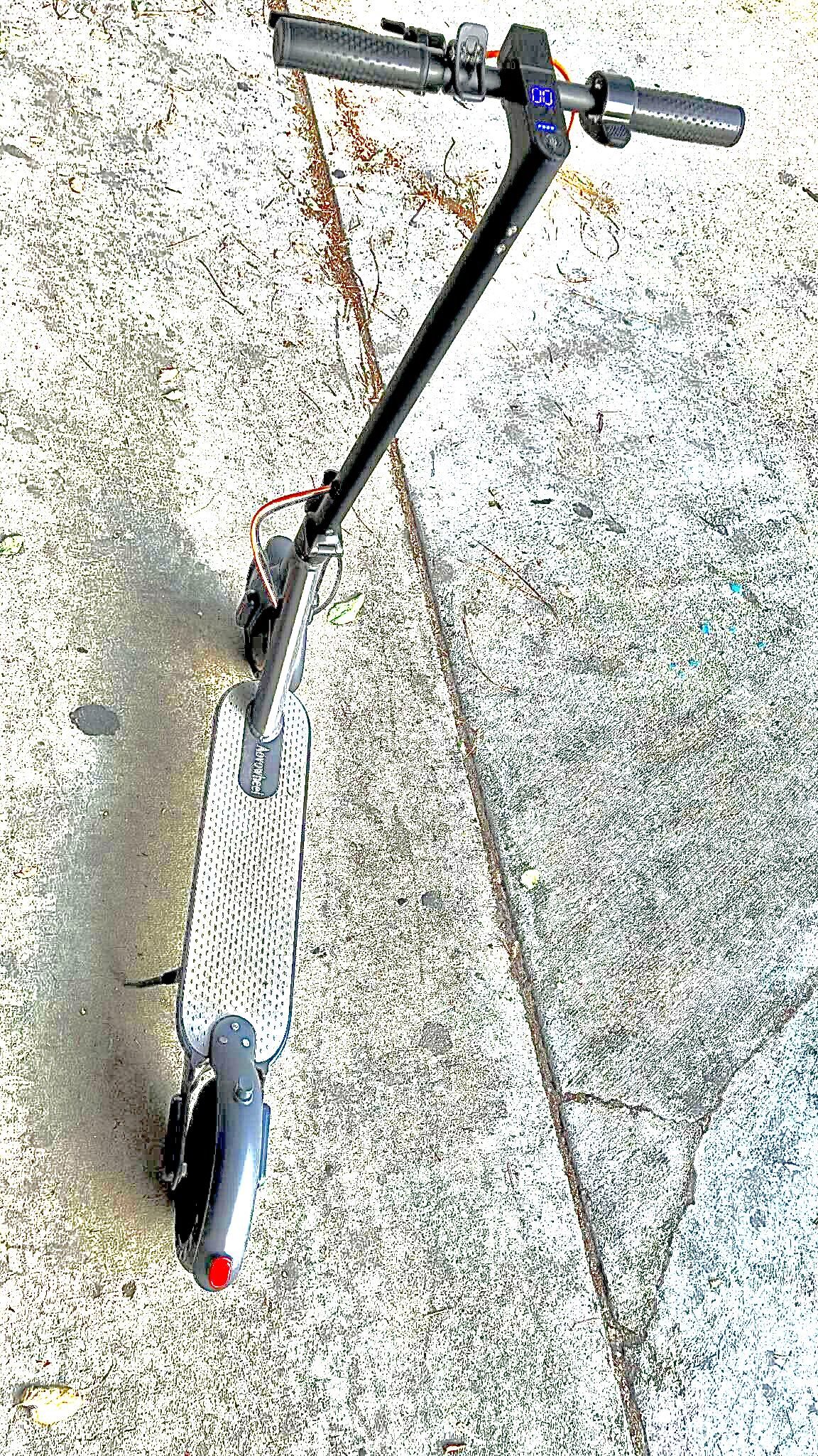 Electric scooter (Brand new)