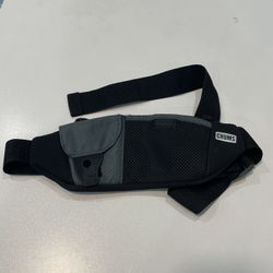 chums - fanny pack