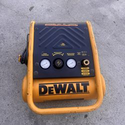 DEWALT® D55140 HEAVY DUTY PORTABLE TRIM ELECTRIC AIR COMPRESSOR