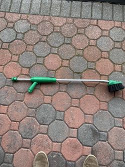 Whirlaway Fountain Brush