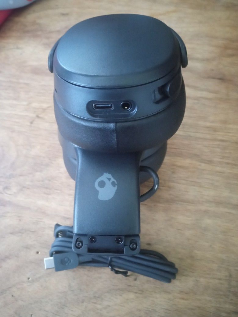 SKULLCANDY CRUSHER HEADPHONES WIRELESS BLUETOOTH NOISE CANCELLING STEREOS BASS