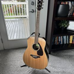 Yamaha FG830 Guitar