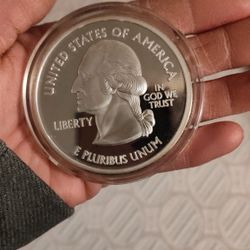 GIANT 50 STATES COMMEMORATIVE QUARTER