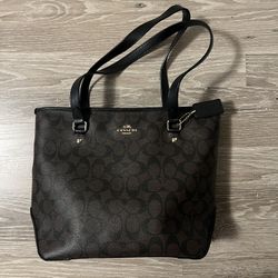 Signature Coach Purse Black/Brown 