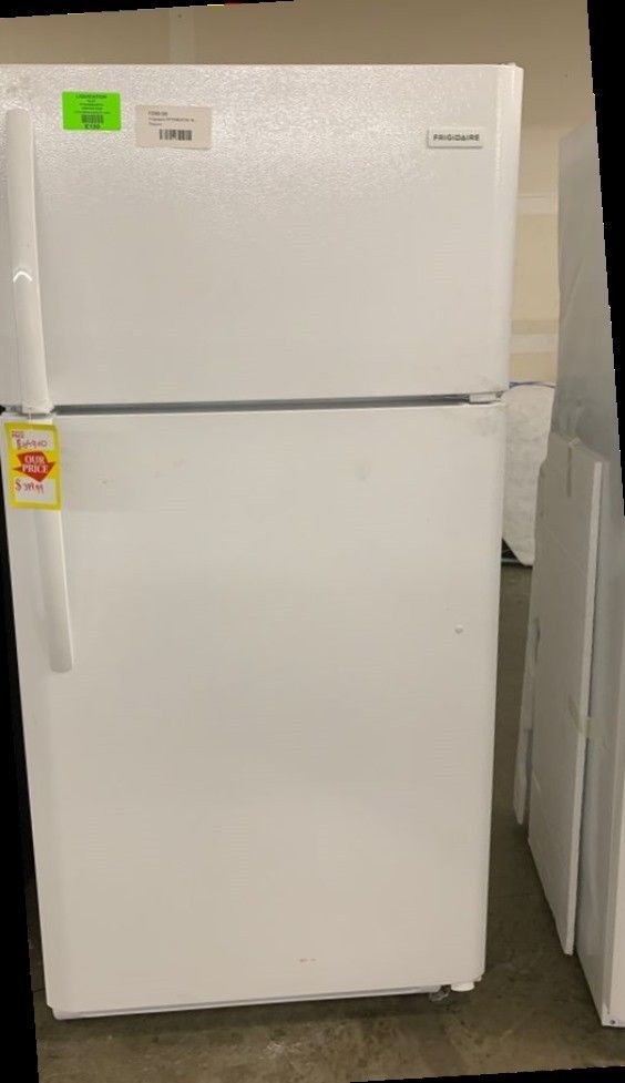 New Frigidaire refrigerator Comes with Warranty Top freezer