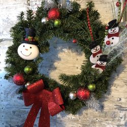 HOLIDAY WREATHS 