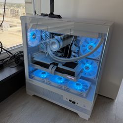 Gaming PC - Ryzen 7 7800 X3D & XFX AMD Radeon RX 9070 XT