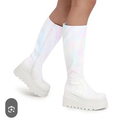 NWT Dream Pairs White Holographic Knee-High Platform Boots Sz 7.5