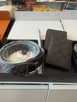 Coach men’s Wallet, vates holder, pen and reversible belt