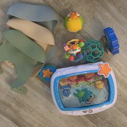 Baby Einstein, sound machine and bib set