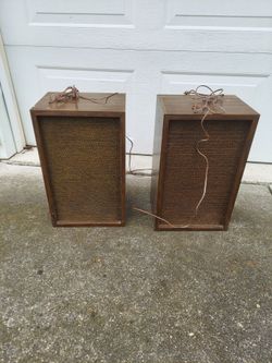 2 vintage speakers.