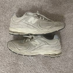 New Balance 2002r