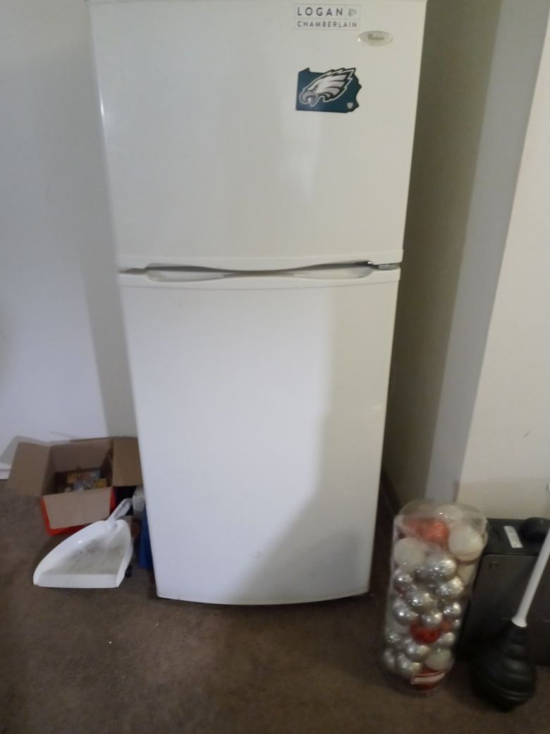 Whirlpool apartment size refrigerator