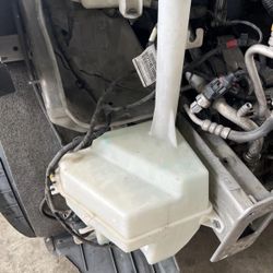 2011-2015 Kia Optima Windshield Washer Fluid Reservoir