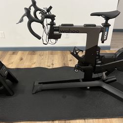Wahoo Kickr Pro Smart Indoor bike (Extras!)