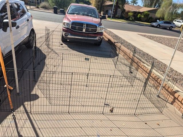 (5) 8 Panel 24 x 30 Dog Enclosure/Runs