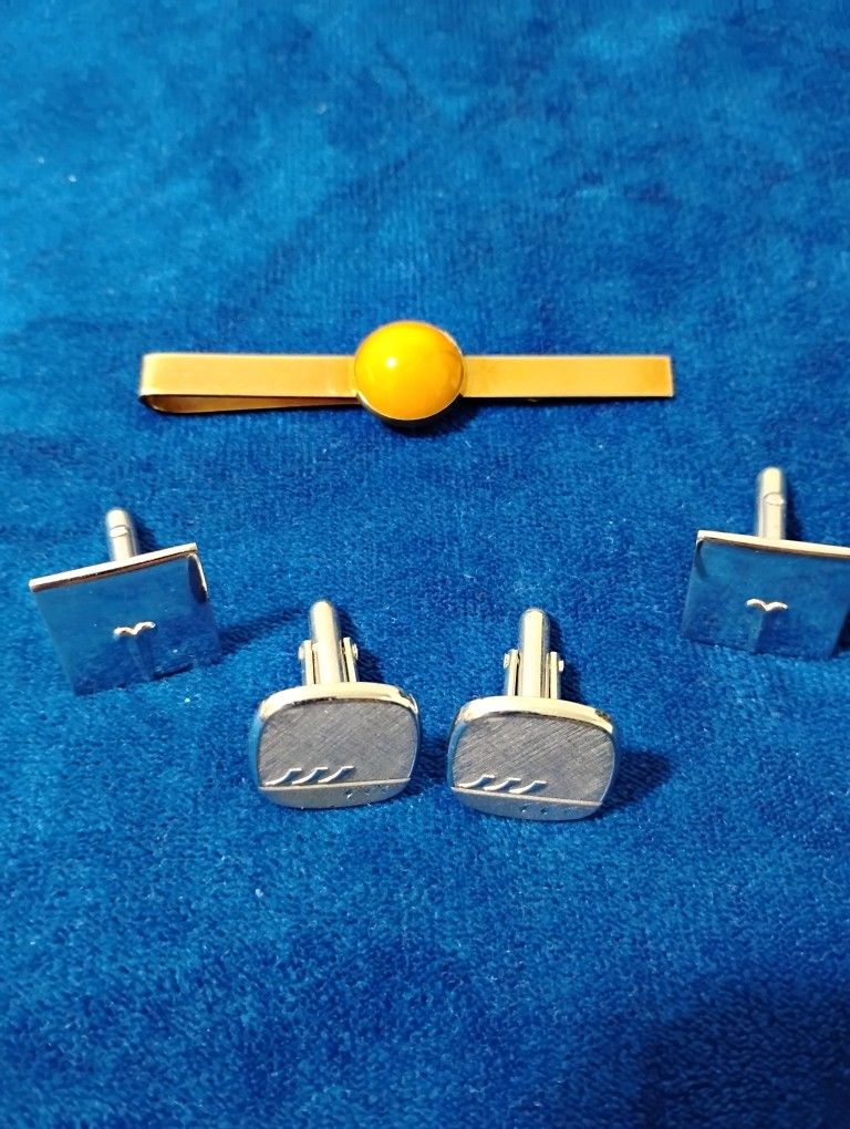 Vintage SWANK Collection – 2 Pairs Of Cufflinks & Tie Bar