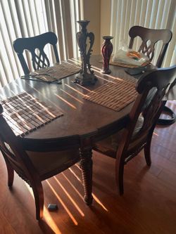 Dining room Table